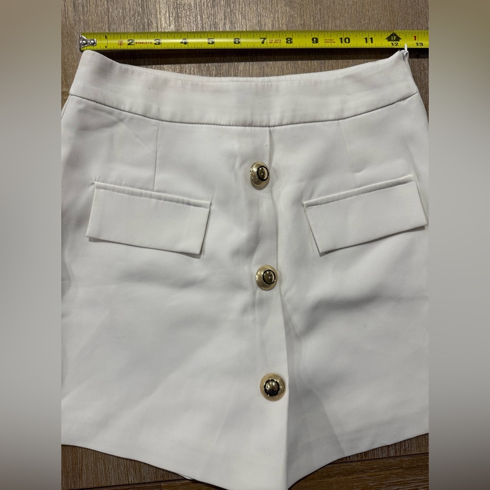 Women’s White Skort Gold Buttons XS - Picture 8 of 9